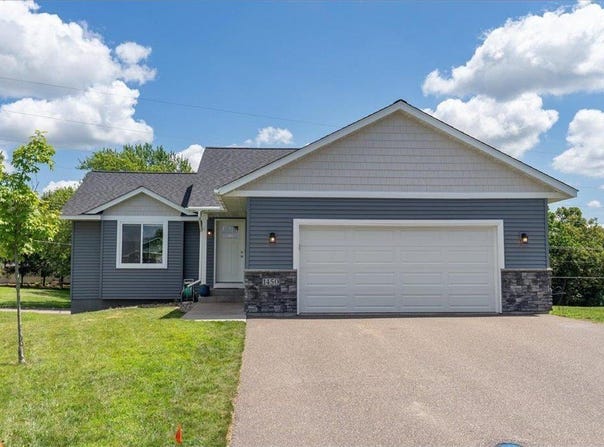 1450 Red Hawk Court, New Richmond, WI 54017