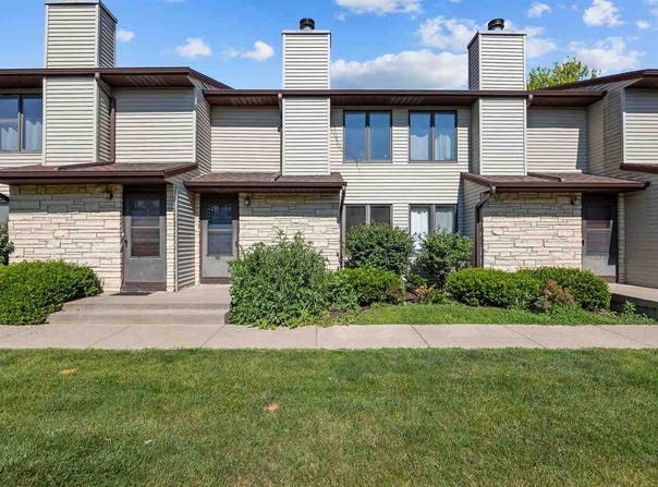 1211 Cambria Ct, IowaCity, IA 52246