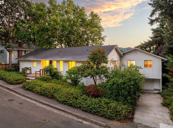 3820 UNIVERSITY ST, Eugene, OR 97405