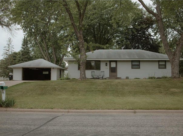 11525 Wisconsin Avenue N, Champlin, MN 55316