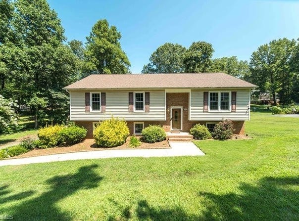 5251 Shaddowfax Drive, Kernersville, NC 27284