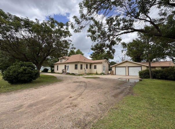 900 N Cessna Rd, Hutchinson, KS 67501