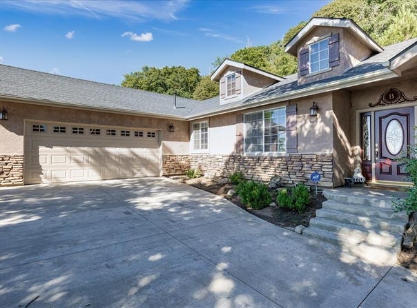 26750 El Camino Drive, Tehachapi, CA 93561
