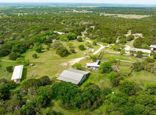 5905 N US Highway 281 (400), Hamilton, TX 76531