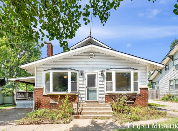 427 E Main Street, Fennville, MI 49408