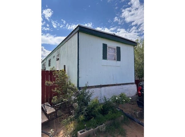 64 Comanche Lane, Los Lunas, NM 87031