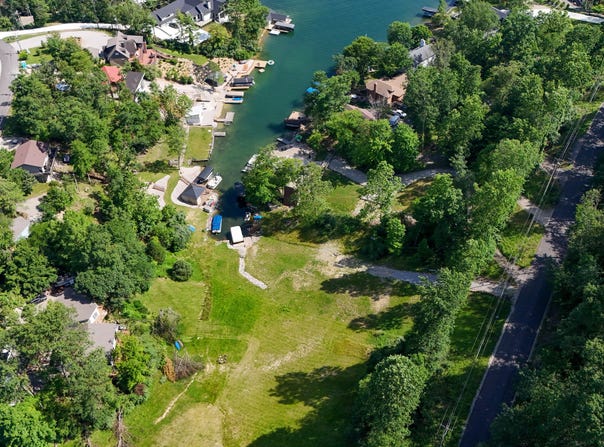 11271 W Grandview Drive, Columbus, IN 47201