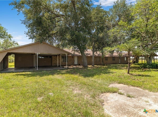 347 Green Acres Road, Yorktown, TX 78164
