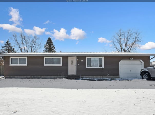 176 Lakeview Dr., Wataga, IL 61488
