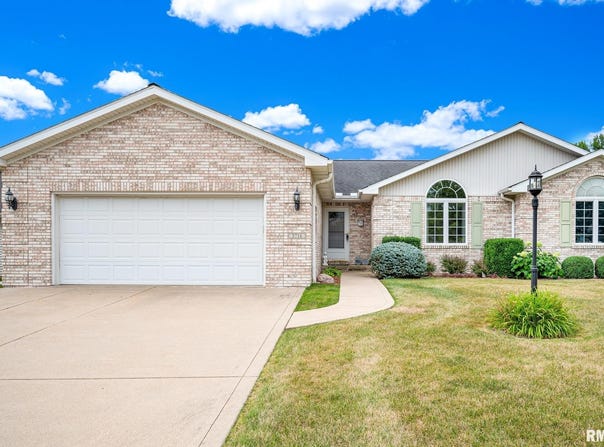 3716 W GOLF CREEK Drive, Peoria, IL 61615