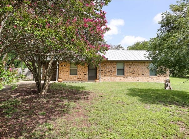 182 Forest Circle, Kerrville, TX 78028