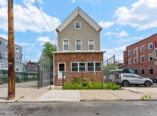 15 Taylor St, Newark City, NJ 07104-2617