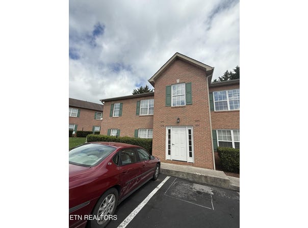 1655 Maple View Way, Knoxville, TN 37918