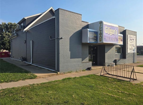 912 1st Ave, Cedar Rapids, IA 52405