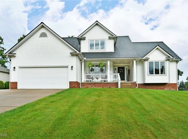 2304 Bianca Lane, Cortland, OH 44410
