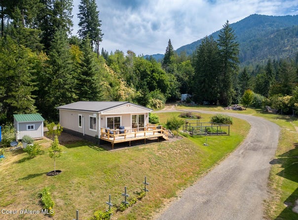 302 School Rd, Hope, ID 83836