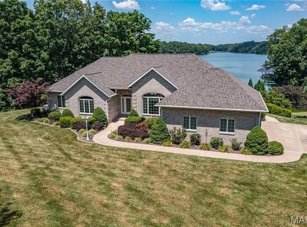2928 Lakewood Drive, Vandalia, IL 62471