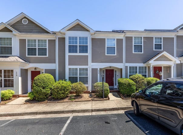 996 RIVER RUN DR, CHARLOTTESVILLE, VA 22901