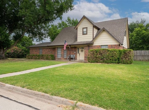 501 Nathan Street, Burleson, TX 76028