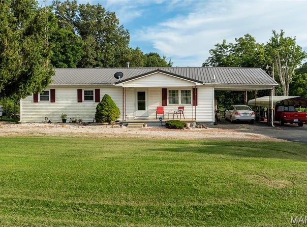 17618 County Road 102, Campbell, MO 63933