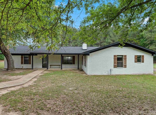 2223 E FM 1794, De Berry, TX 75639