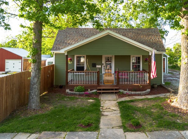 111 W Olive Street, El Dorado Springs, MO 64744