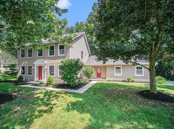 62 Chestnut Court, Chelsea, MI 48118