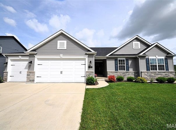 430 Mossy Brook Drive, O'Fallon, MO 63366