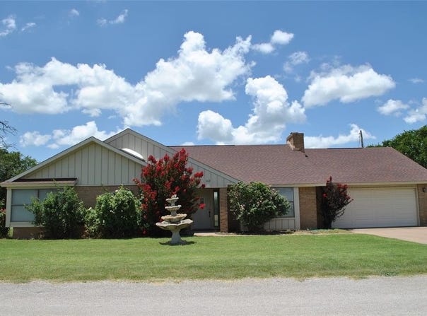 102 Harrison Avenue, Gustine, TX 76455