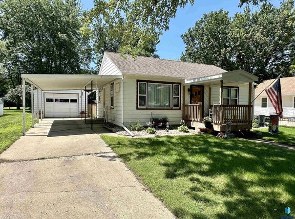 708 S Donaldson St, Luverne, MN 56156