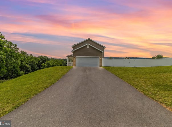 123 HANK AARON RD ROAD, BERKELEY SPRINGS, WV 25411