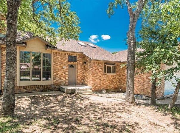 4300 Hidden Creek Drive, Arlington, TX 76016