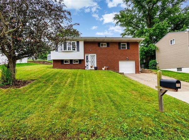 147 Susan Drive, Wintersville, OH 43953