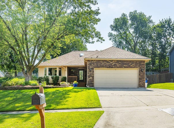 1406 N B Street, Indianola, IA 50125