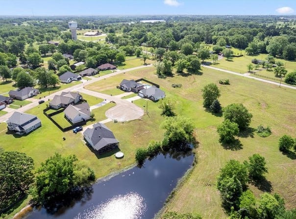 2835 Kingfisher Lane, Mount Pleasant, TX 75455