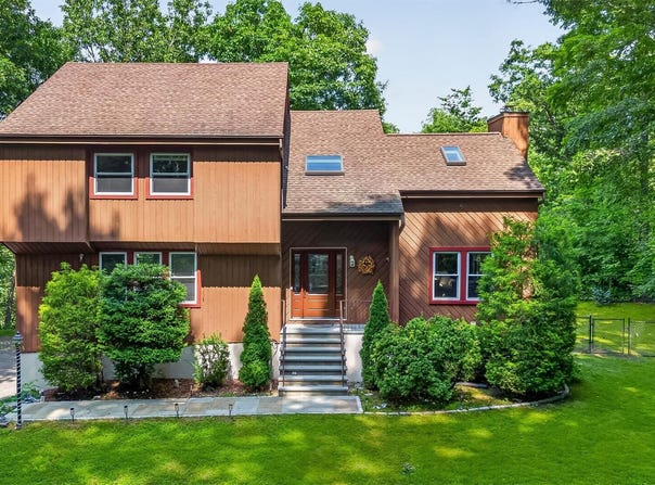 2278 Hunterbrook Road, Yorktown Heights, NY 10598