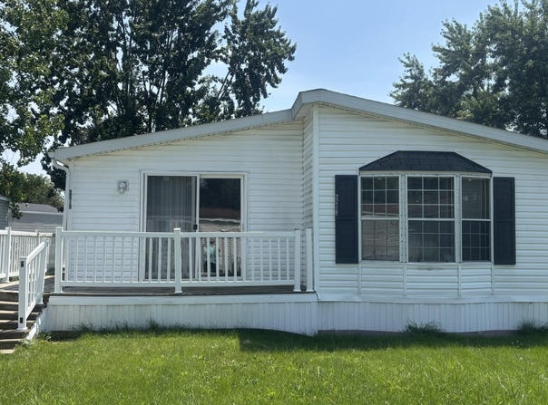 6913 Londal Circle, Lansing, MI 48911