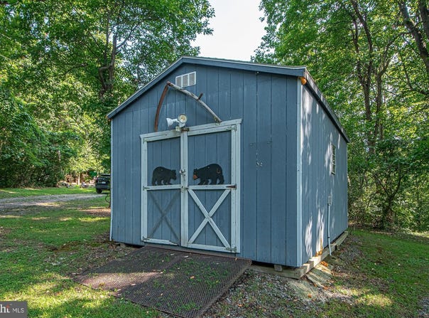 61 MOUNT MARSHALL ROAD, WASHINGTON, VA 22747