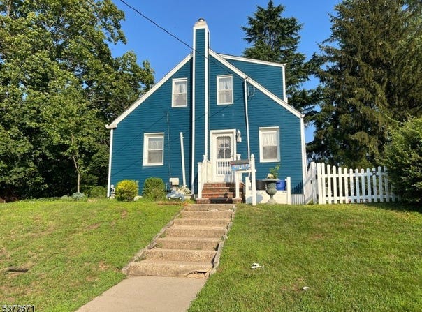 209 Central Ave, Mountainside Boro, NJ 07092-1940