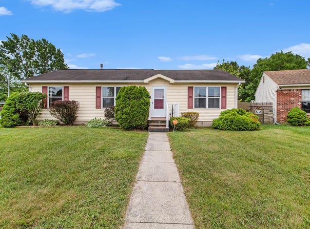 15080 Woodmont Court, Romulus, MI 48174