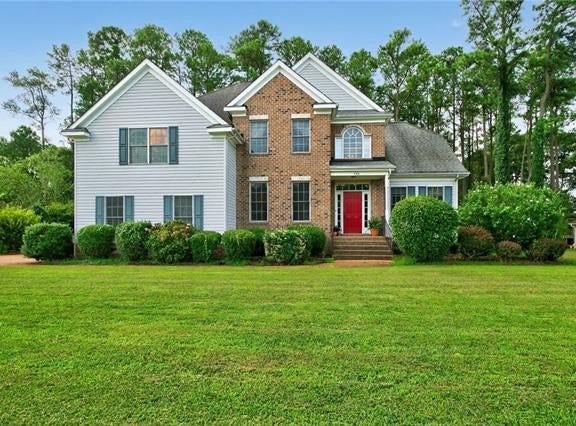 135 West Laydon Way, Poquoson, VA 23662