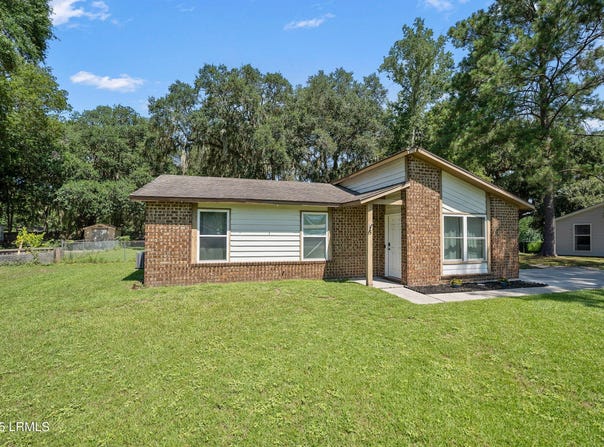 5 Quail Ridge Circle N, Beaufort, SC 29906