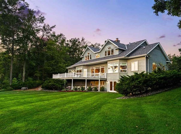 731 W HATHAWAY, HARBOR SPRINGS, MI 49740