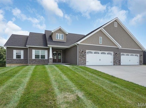 432 Village Boulevard, Troy, MO 63379
