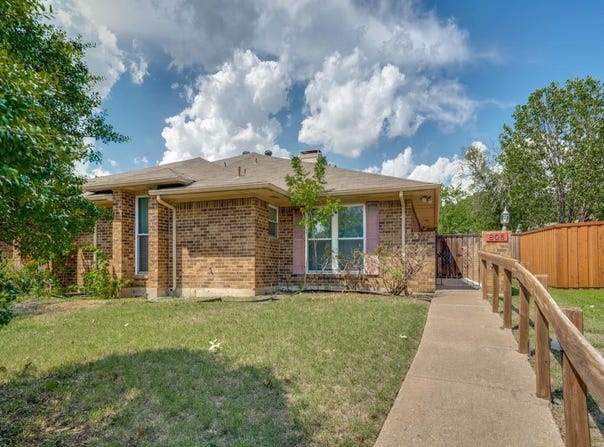 806 Saint Paul Court, Richardson, TX 75080