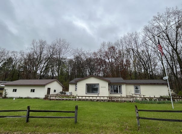 6408 Lakeshore Drive, Lakeview, MI 48850