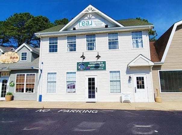 319 E JIMMIE LEEDS ROAD, ABSECON, NJ 08205