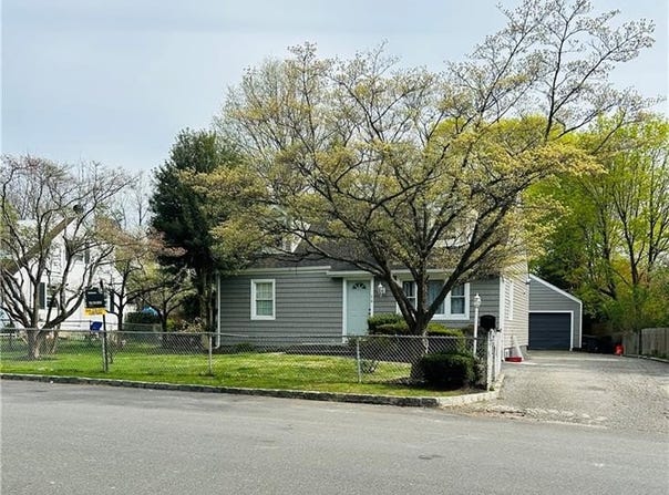 14 West 16th Street, Huntington Station, NY 11746
