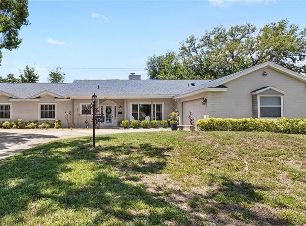 2220 DERBYSHIRE ROAD, MAITLAND, FL 32751