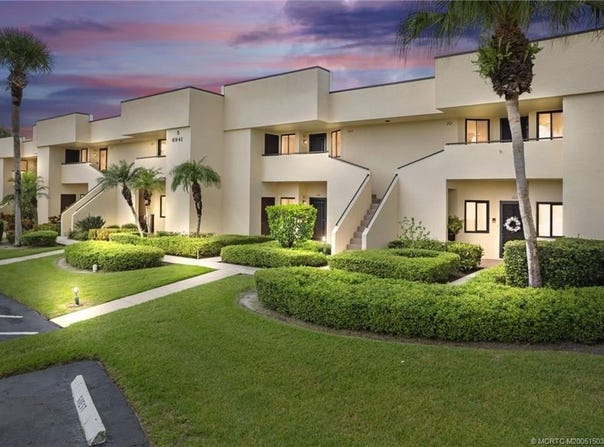 6941 SE Constitution Boulevard unit: 203, Hobe Sound, FL 33455